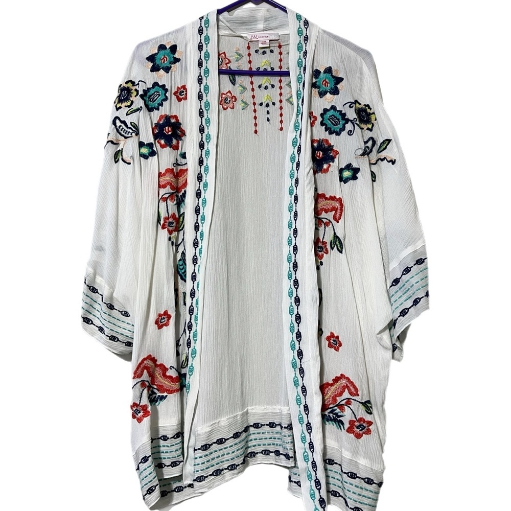 JW STYLE kimono size small/medium embroidered floral cover up summer beach wear